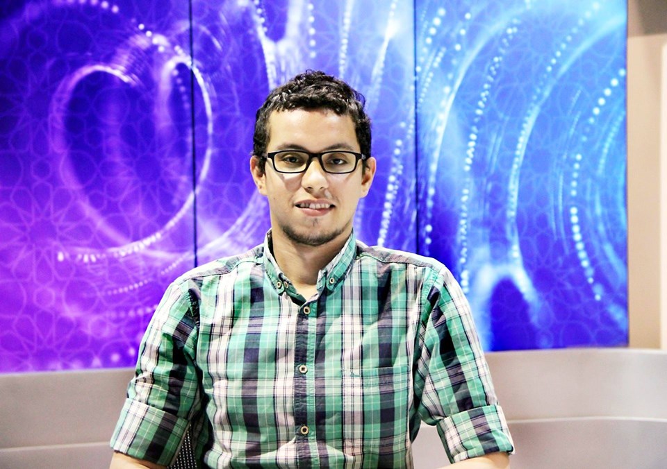"الكاتب المصري مهدي مبارك."