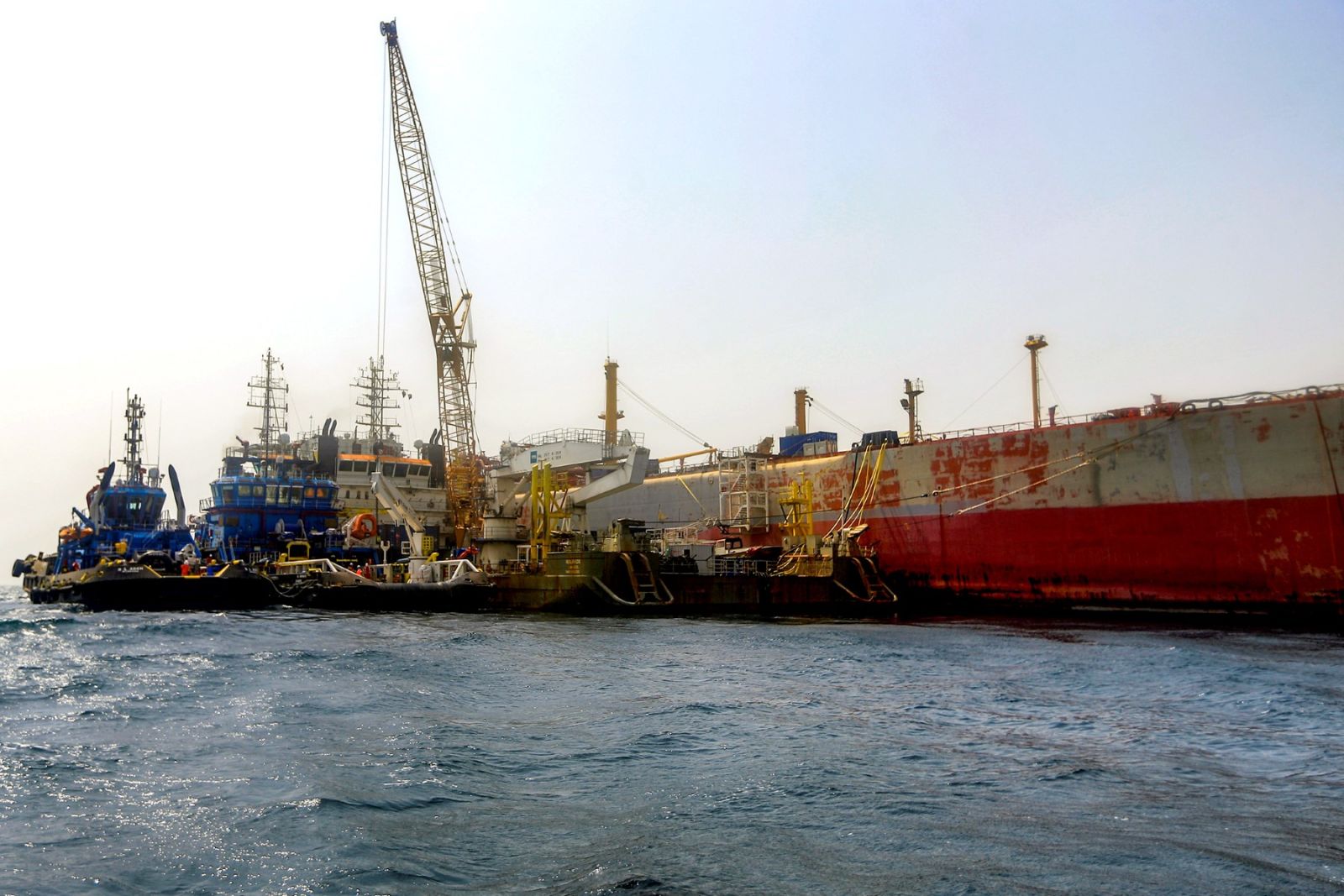 UN mission to stop Yemen coast oil tanker disaster