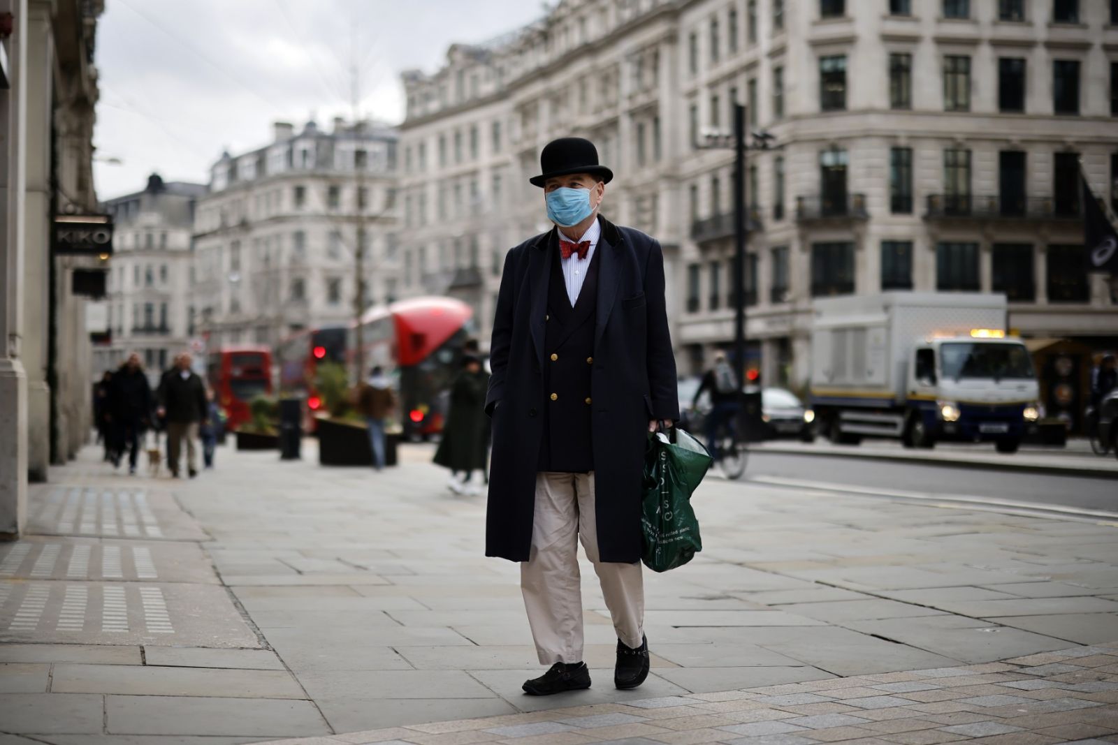 UK debt exceeds 100% of GDP