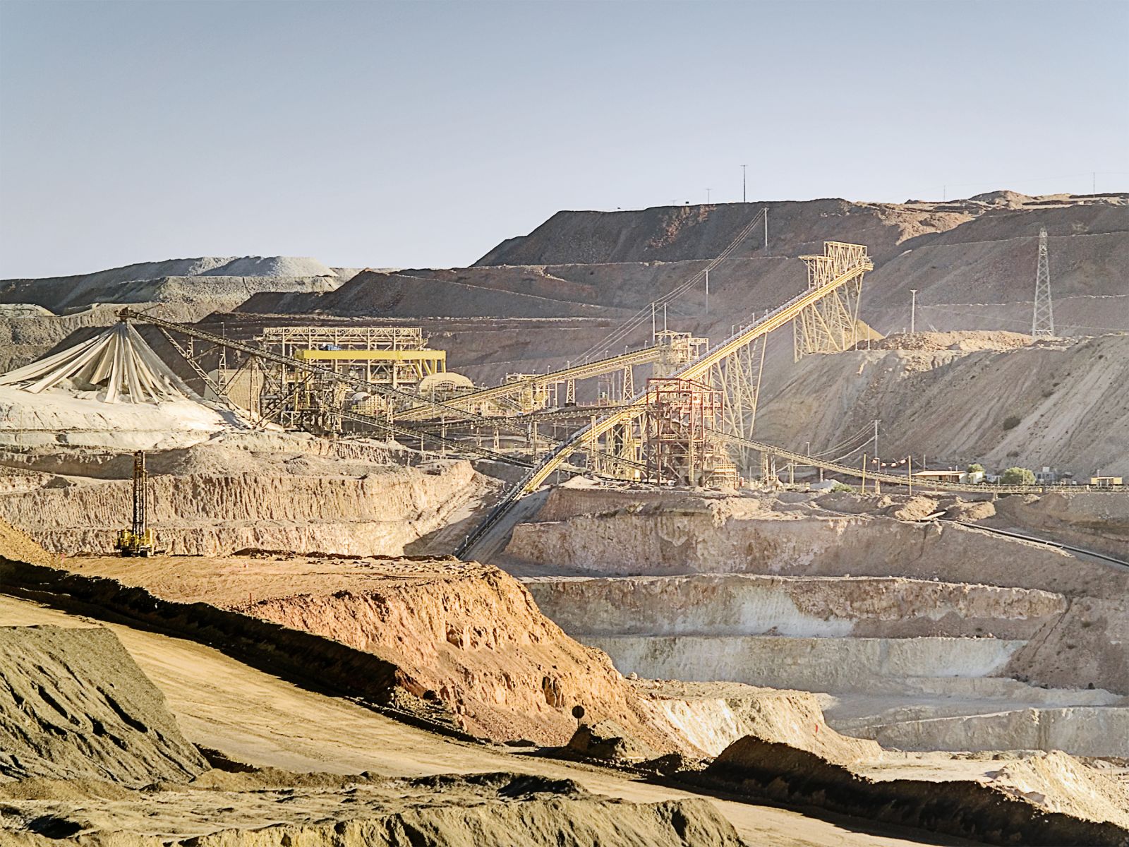 Amid Saudi construction boom, Kingdom turns to mining