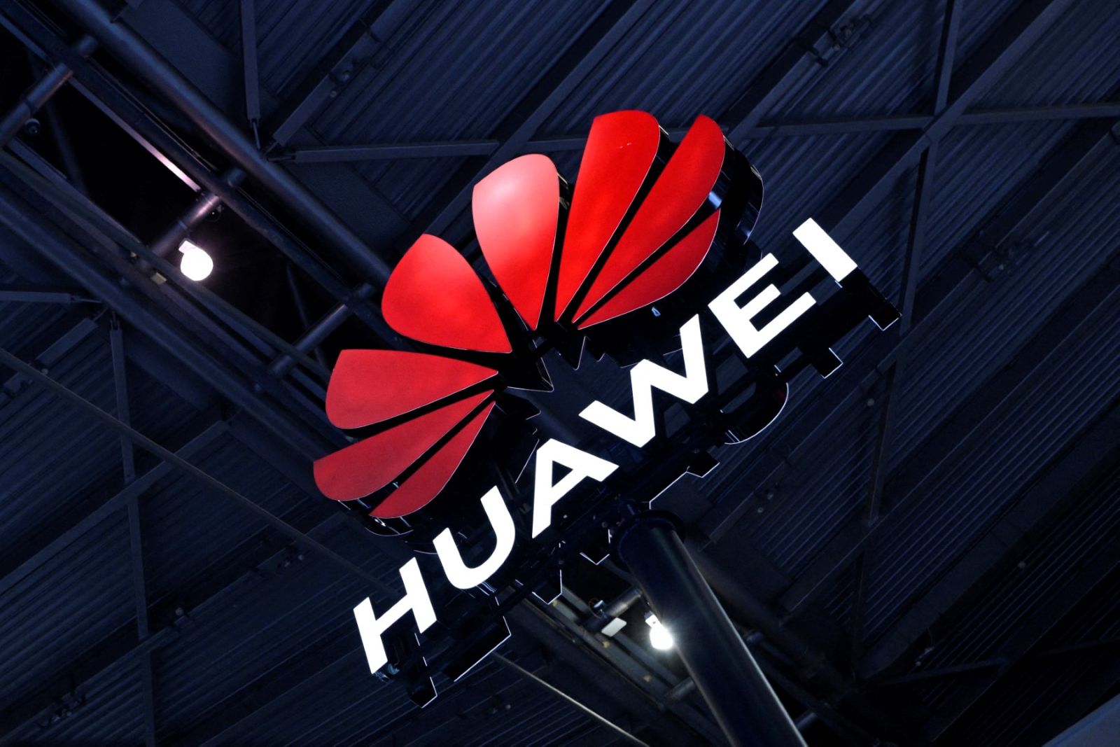 China will raise $40 billion to boost chipmaking