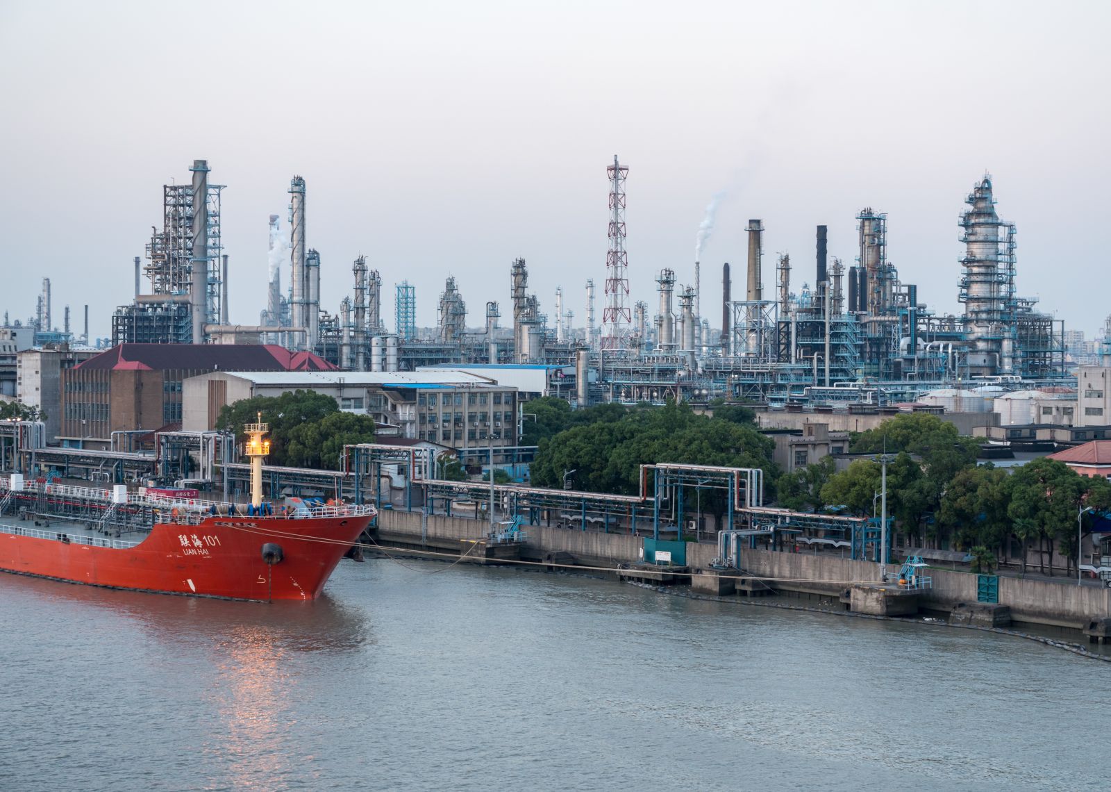 China oil imports from Iran hit new highs in August
