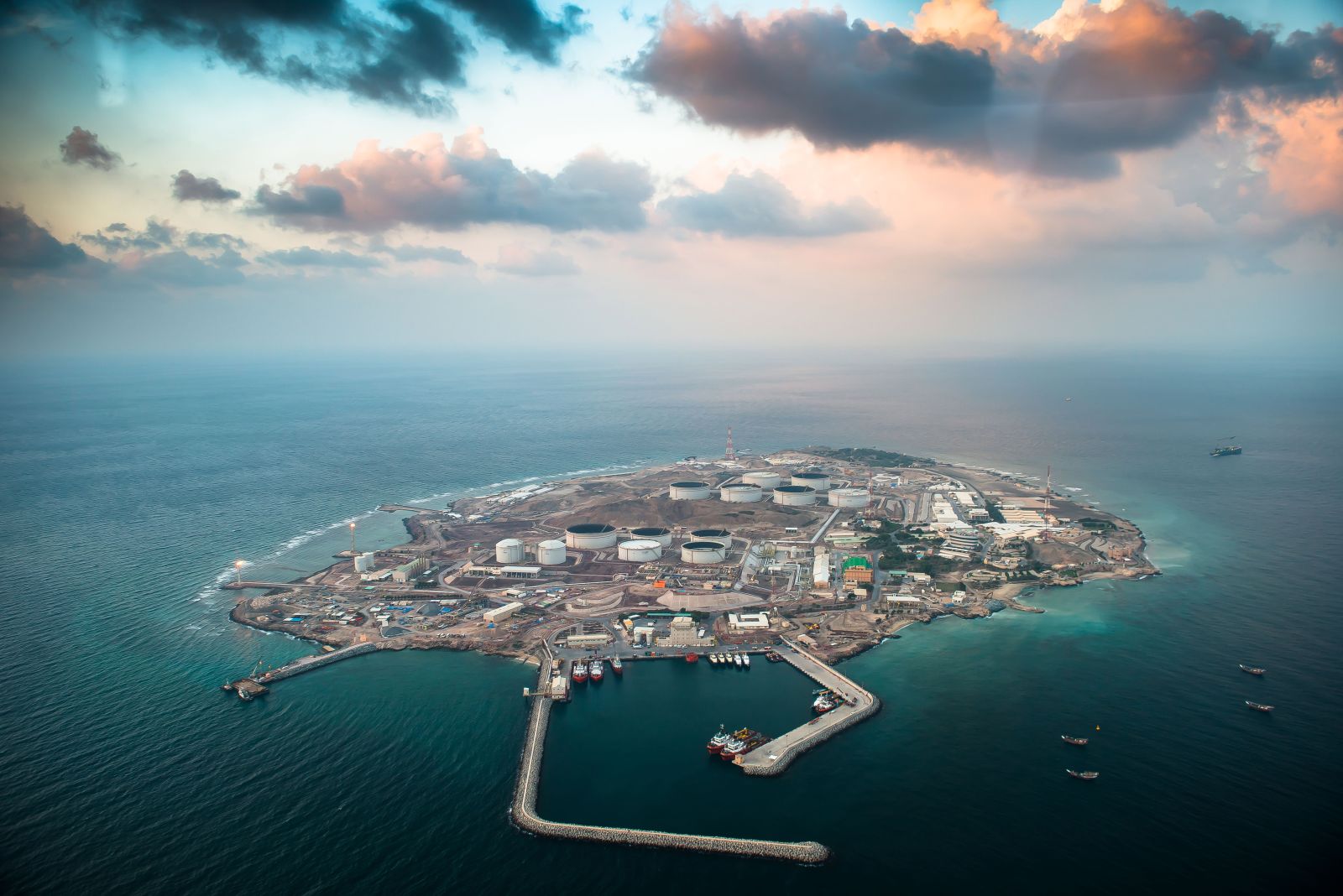 Qatar is one of the top gas producers worldwide and now QatarEnergy will supply Britain’s Shell with gas for the next 27 years - Shutterstock