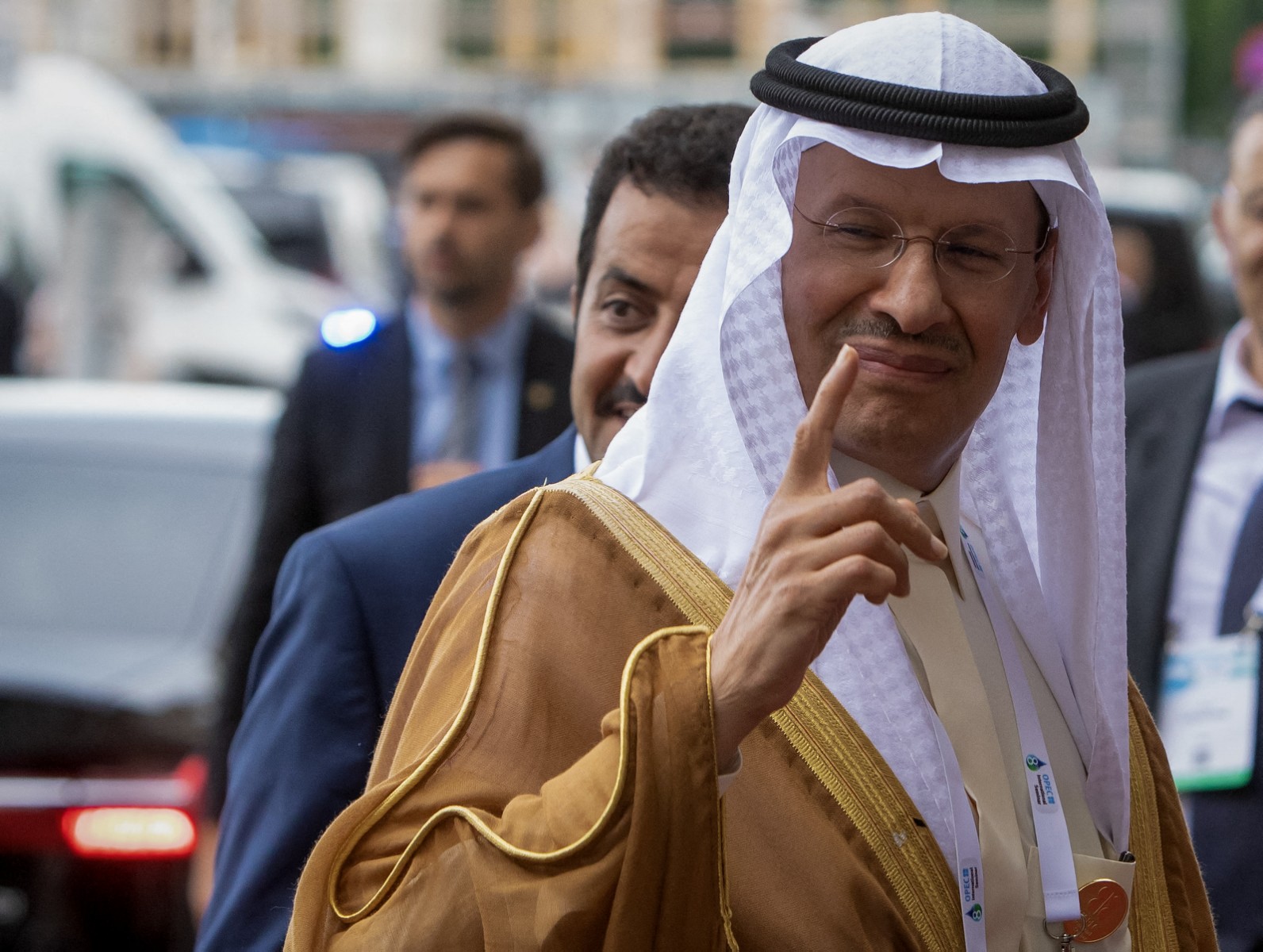 Oil prices, US dollar steady ahead of OPEC+ cuts