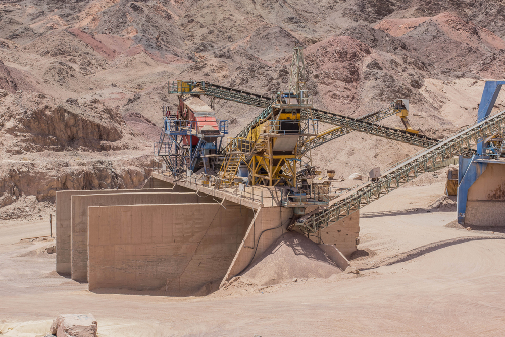 Amid Saudi construction boom, Kingdom turns to mining
