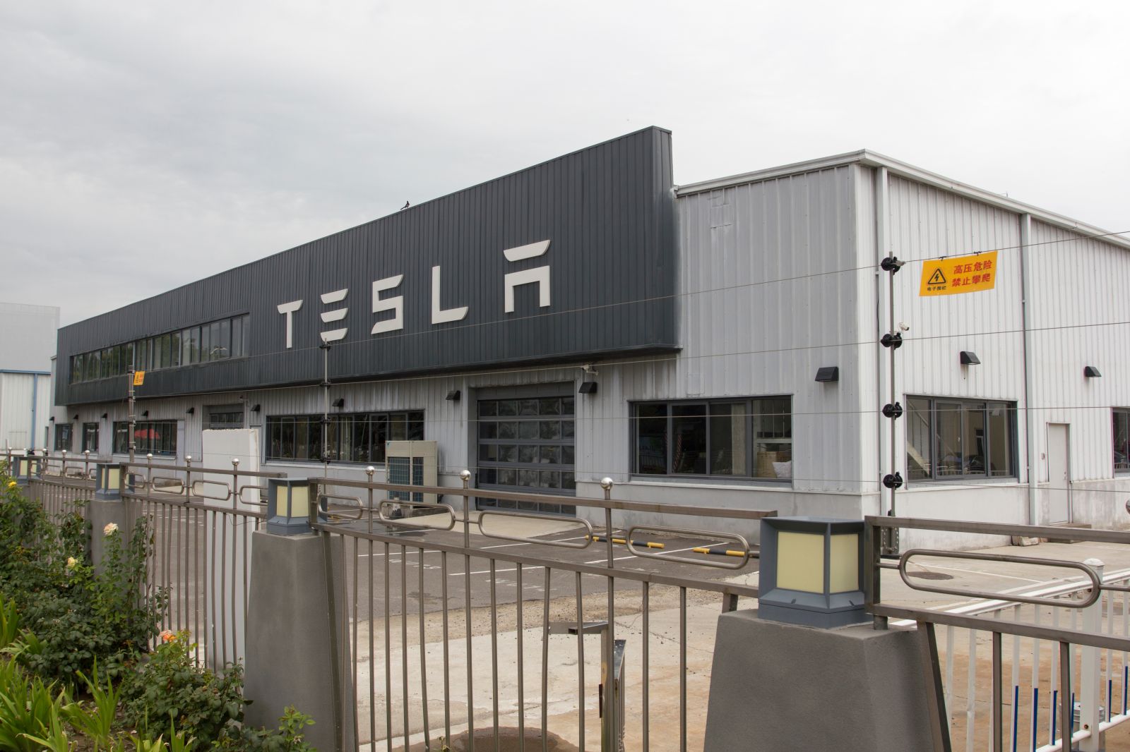 Musk explores ‘new energy vehicles’ with China
