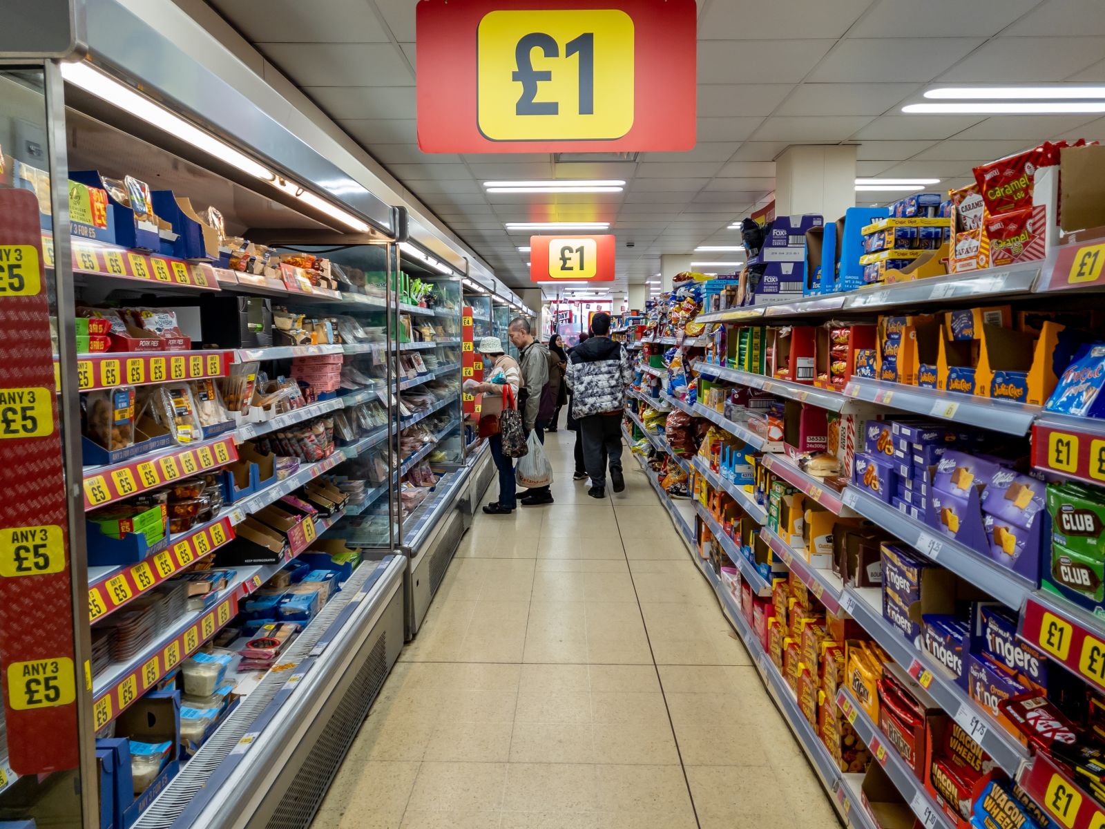 Inflation hits UK hard, prices up 9%