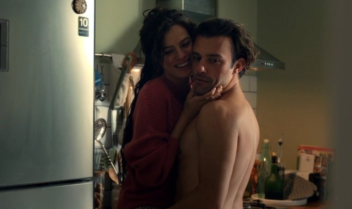 Özge Özpirinççi Salih Bademci Baris Deniz sex love romance scenes İlk ve Son First And Last seks aşk sahneleri