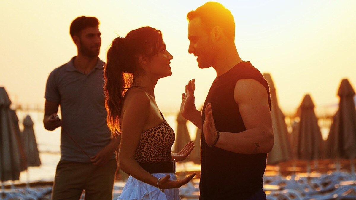 Sen Çal Kapımı mevsim 2 Season Kerem Bürsin Serkan Bolat Hande Erçel Eda