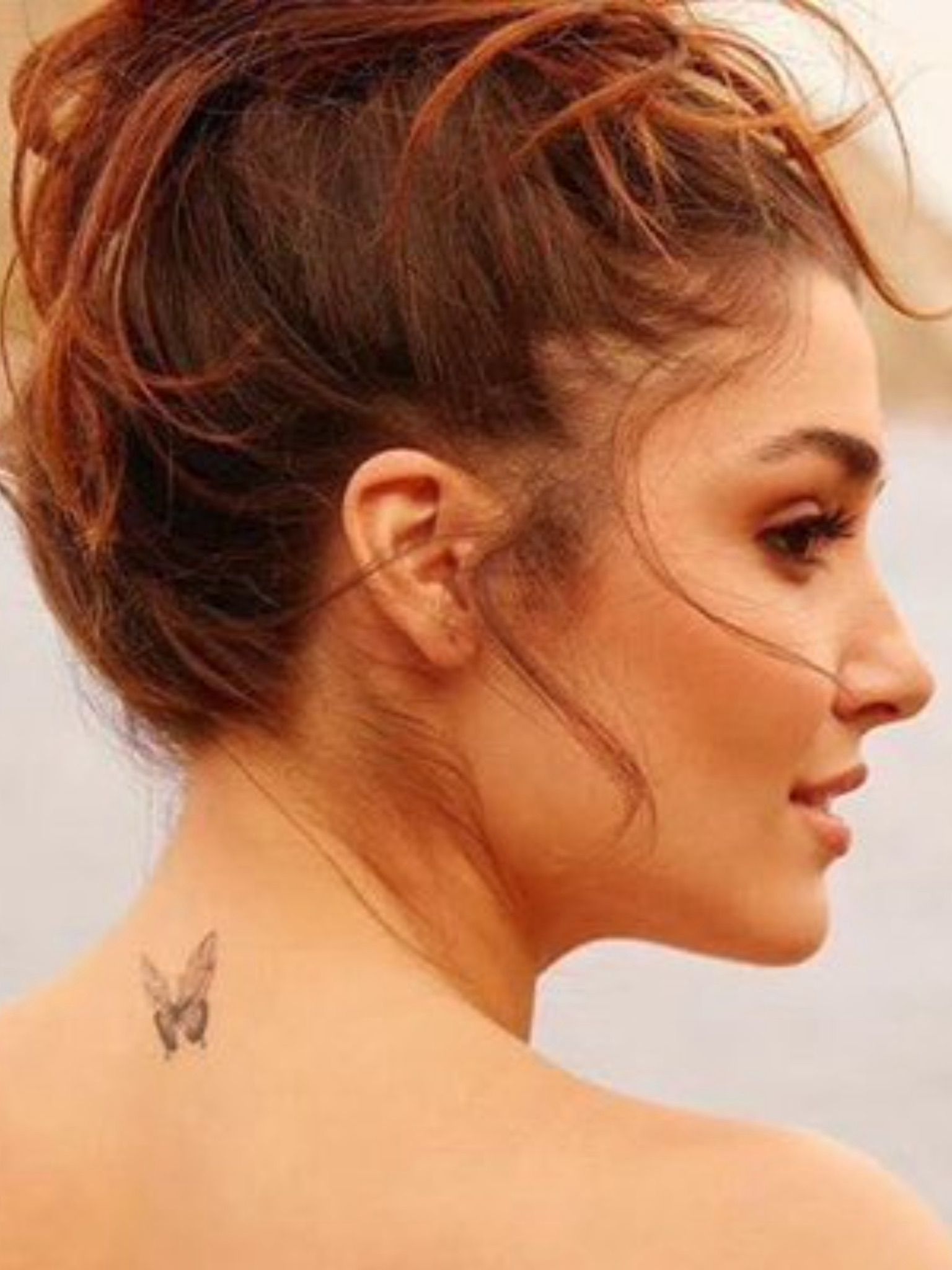 Hande Erçel dövme tattoo butterfly kelebek