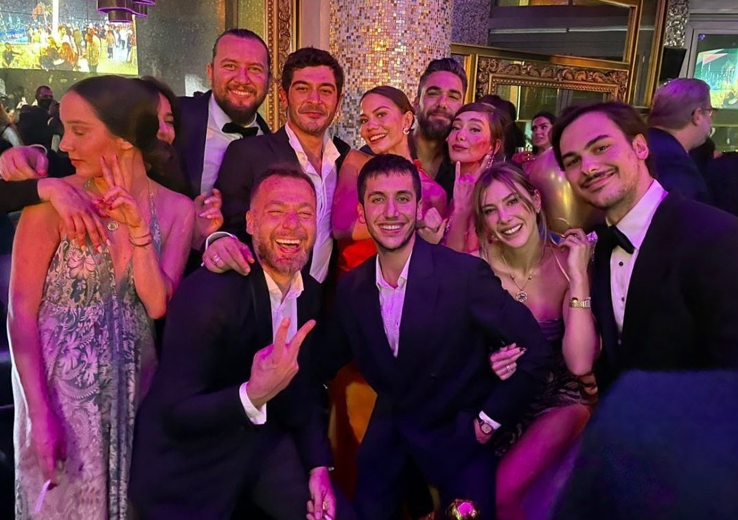 Demet Özdemir Burak Deniz Neslihan Atagül Kadir Doğulu Şeyma Subaşı SLS dubai