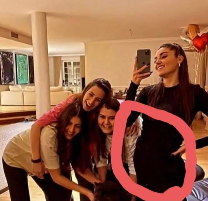 Hande Erçel Kerem Bürsin'den Hamile