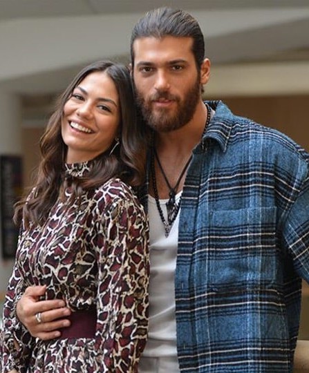 Can Yaman Demet Özdemir ilişkilerini uzlaştırmak Alessandro Rosica