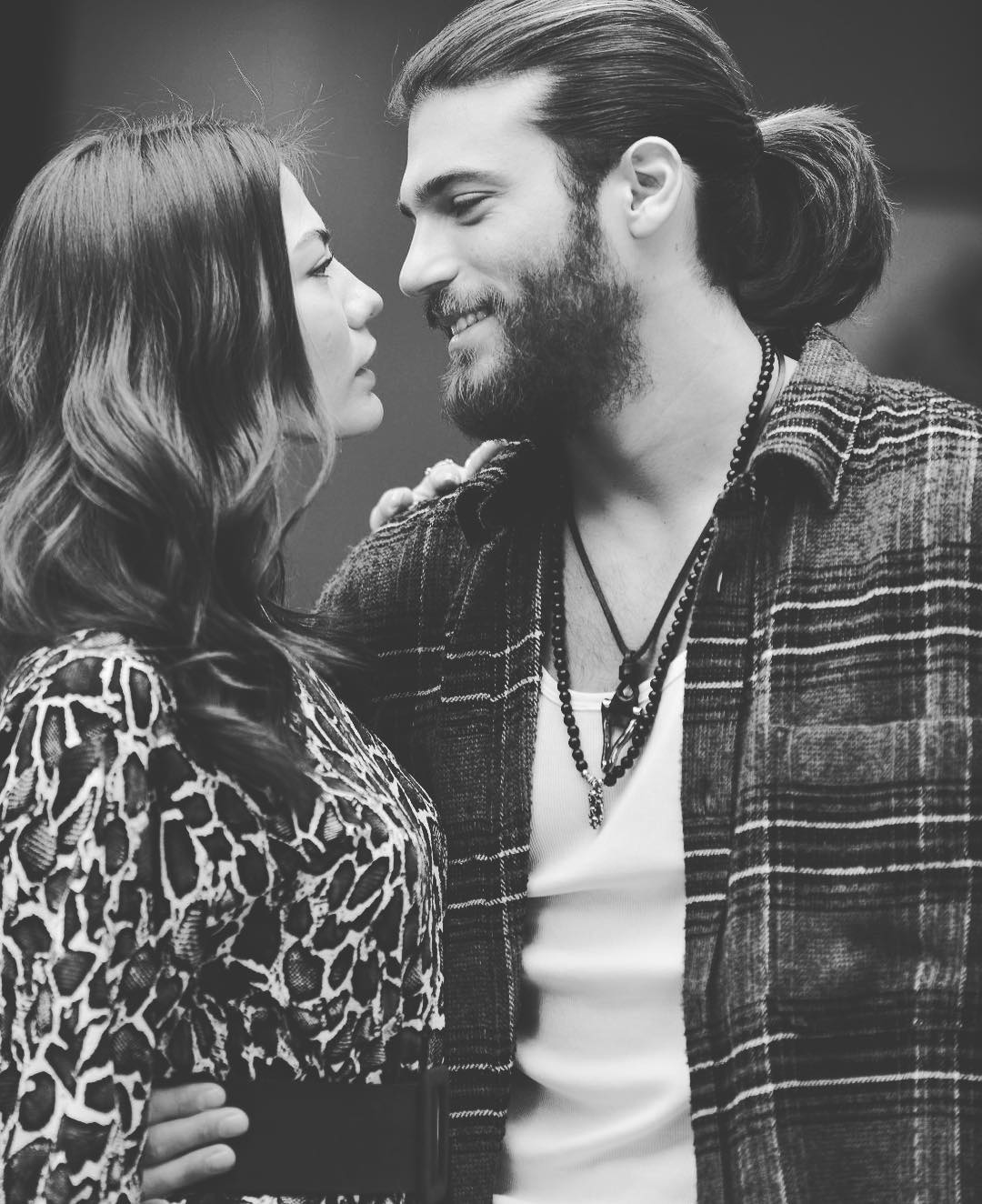 Can Yaman ve Demet Özdemir Romantiklerini 2020 Yazında Bitirdi