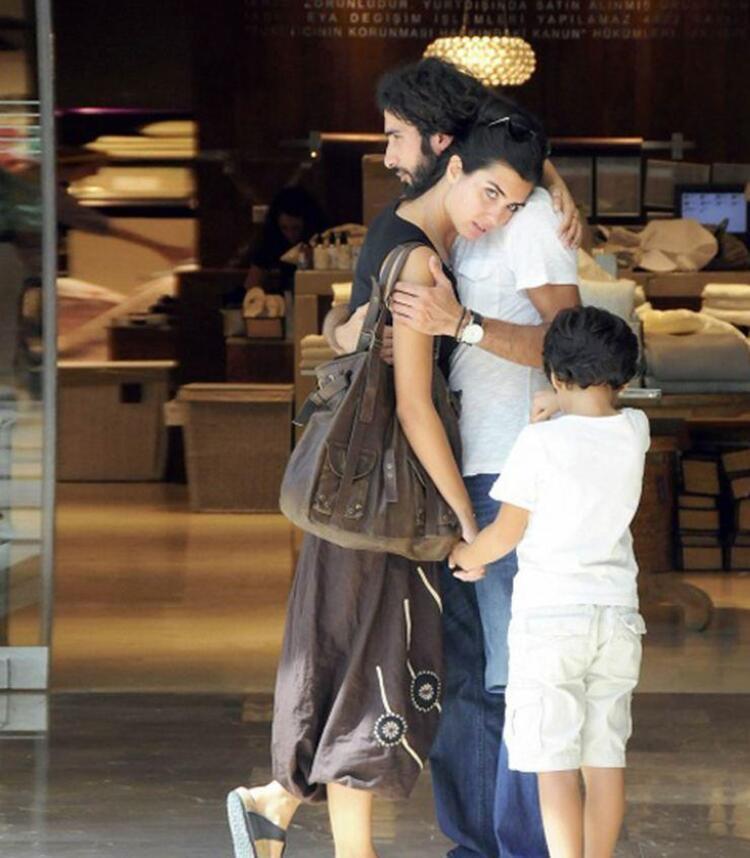 Tuba Büyüküstün, 2009'da Sami Saydan ile buluşurken Tuna'nın elini tutarken görüntülendi.