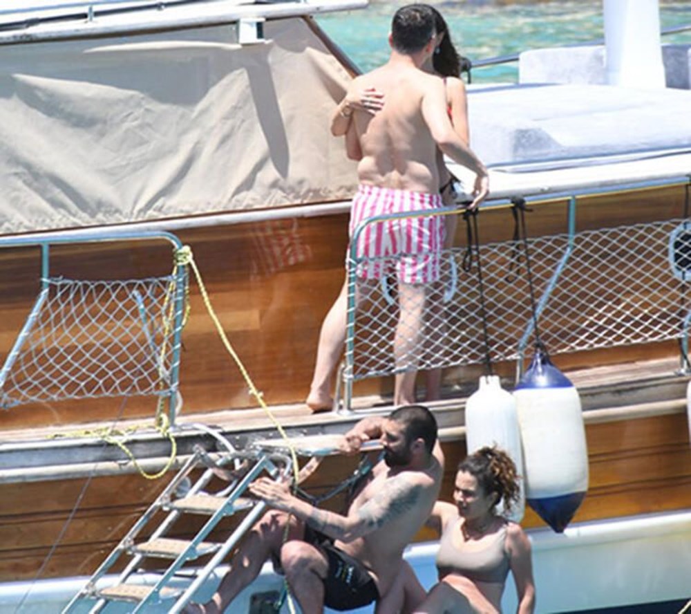 Demet Özdemir Oğuzhan Koç Aslı Bekiroğlu Çağrı Telkıvıran Fethiye Muğla Balıkesir Ayvalık vacation summer