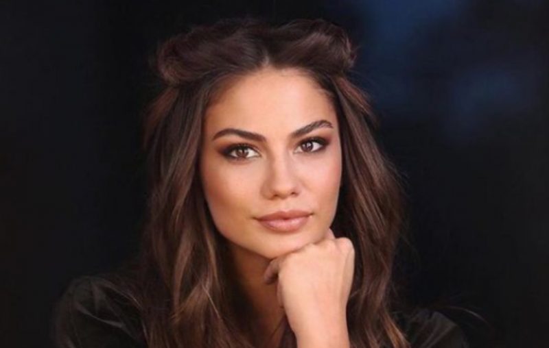 Kerem Bürsin ve Hande Erçel Ayrılığının Arkasında Demet Özdemir mi Var? Is Demet Özdemir Behind Kerem Bürsin and Hande Erçel Separation? 