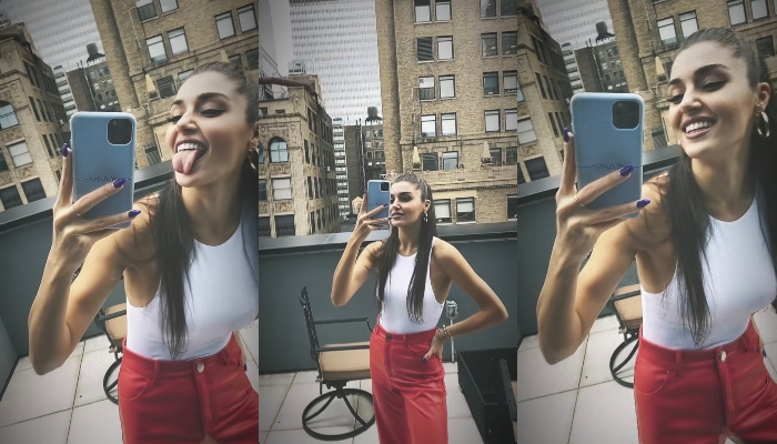 Pictures of Hande Erçel in New York