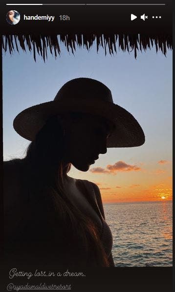 Kerem Bürsin Bursin Hande Erçel Ercel Serenay Sarıkaya Sarikaya Instagram untag Maldives love Aşk