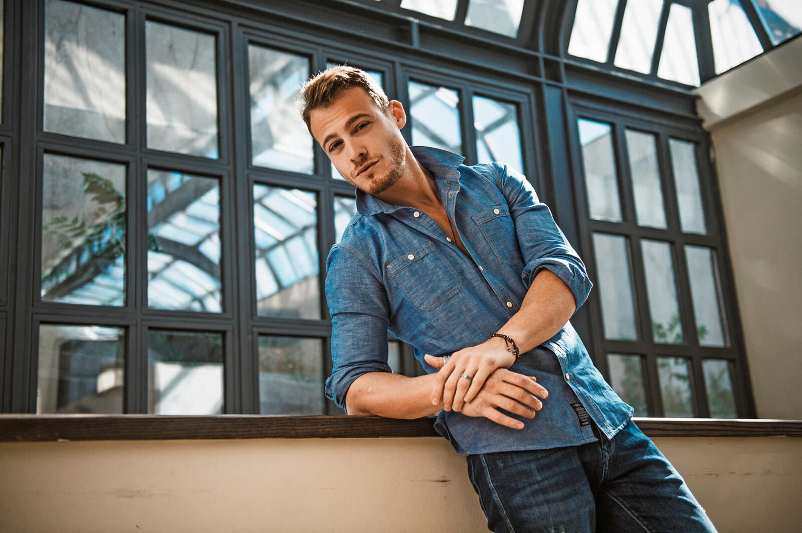 Kerem Bürsin bursin interview Mediaset Spain serkan bolat hande ercel