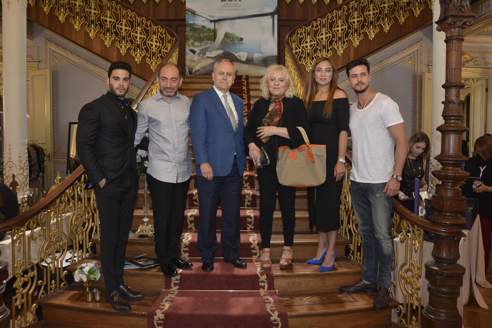 Murat Akdoğan Hande Erçel Kerem Bürsin