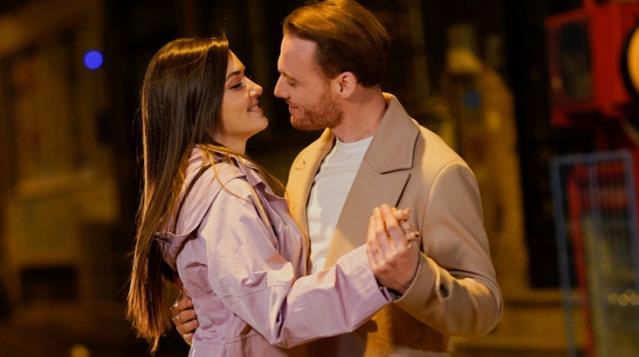 Hande Erçel ercel Kerem Bürsin bursin wedding marriage düğün evliliği