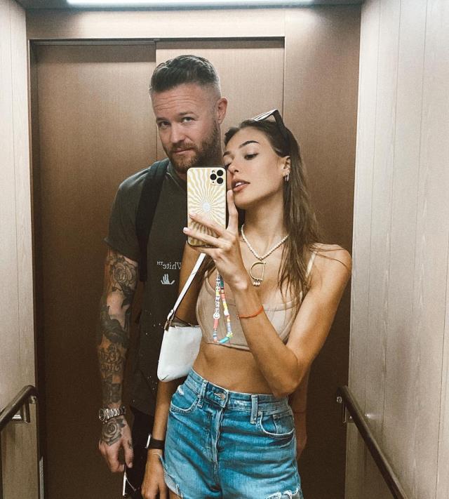 caught having sex in a public toilet Dilan Çiçek Deniz Thor Saevarsson umumi tuvalette seks yaparken yakalandı