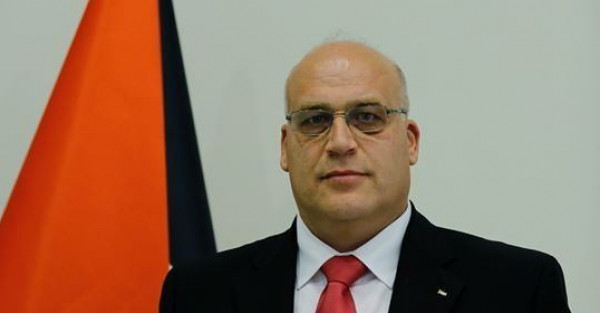 ""وزير العمل نصري أبو جيش