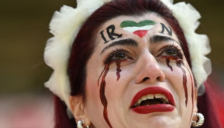 "مهسا أمني في مدرجات قطر"