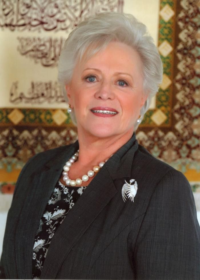 الأميرة منى