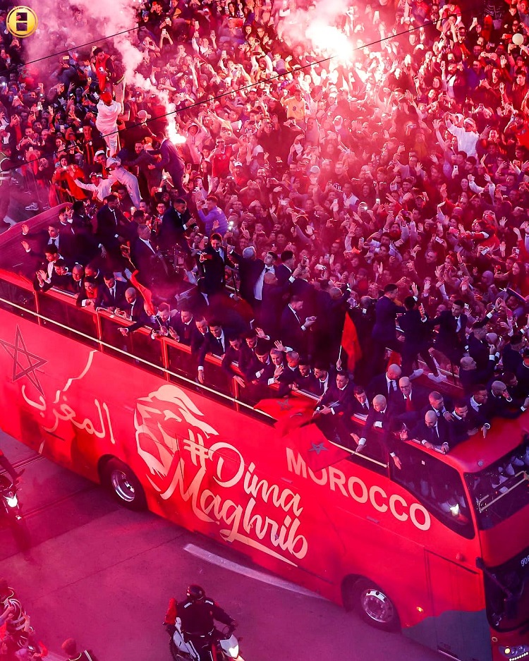 "استقبال المنتخب المغربي في شوارع الرباط"