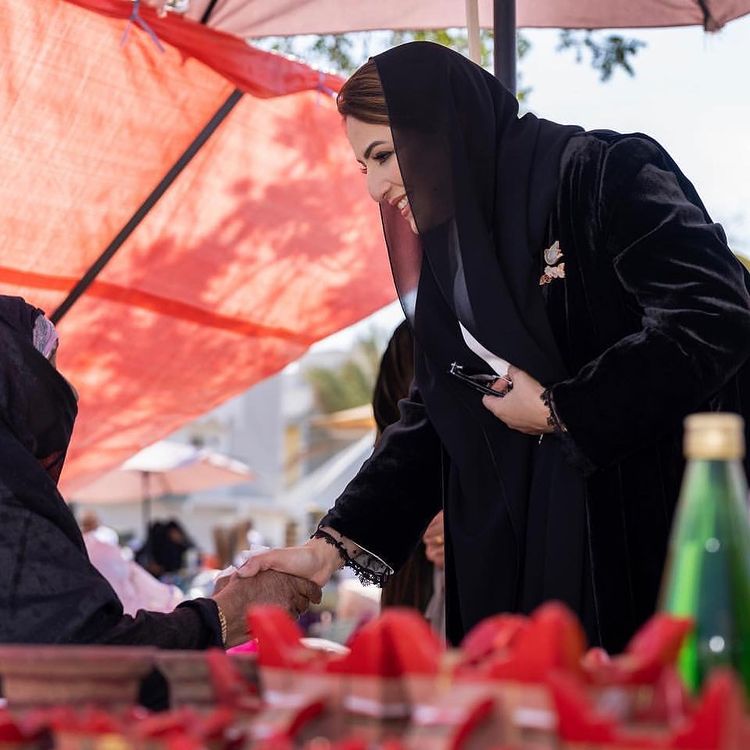"بروش السيدة الجليلة"