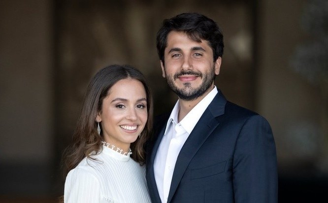 "الأميرة إيمان برفقة خطيبها جميل"
