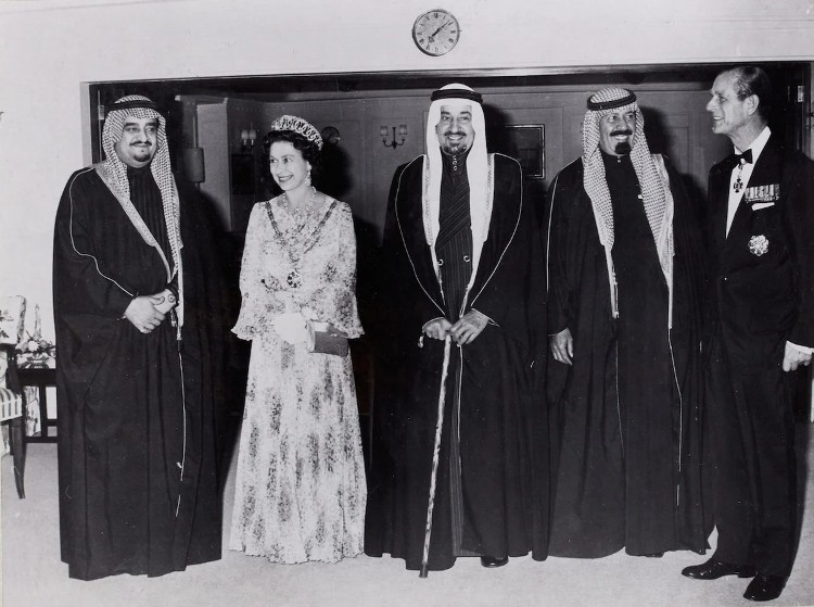"صور نادرة لزيارة الملكة إليزابيث للسعودية عام 1979"