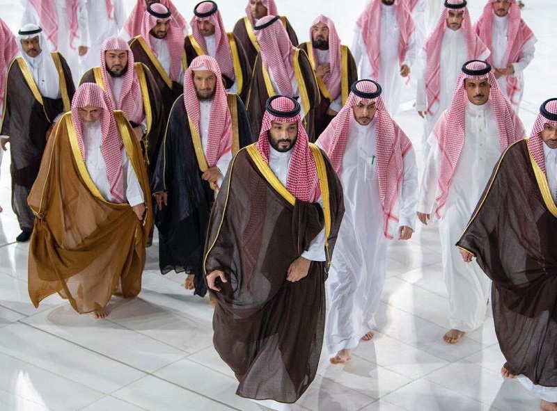 الأمير محمد بن سلمان يتشرف بغسل الكعبة المشرفة