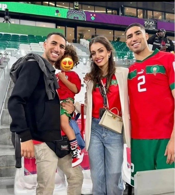 "زوجة حكيمي"