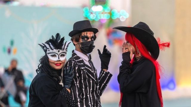 حفلة تنكرية في الرياض