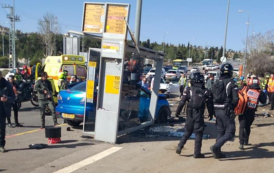 السيارة التي استخدمت في عملية الدهس في مدينة القدس المحتلة