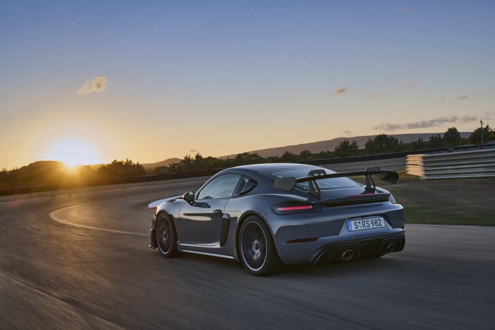 بورش 718 كايمن GT4 RS