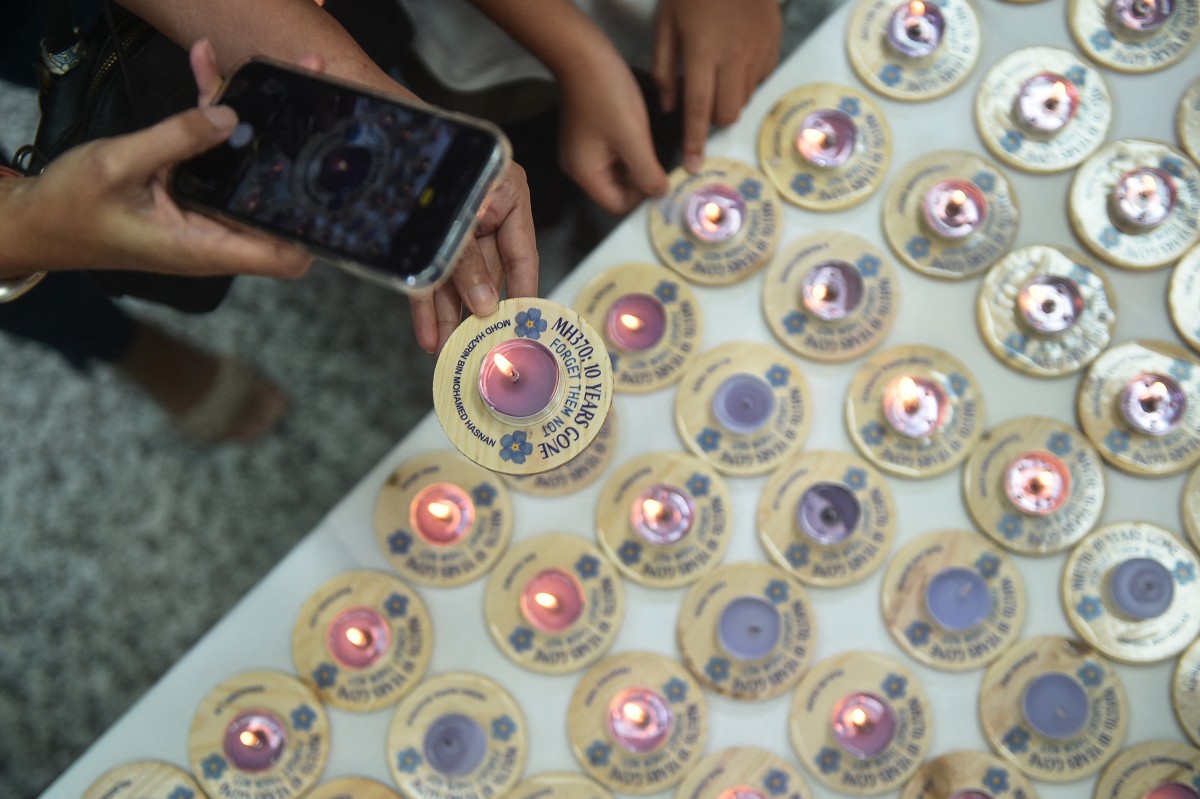 10 years after disappearance, MH370 relatives ask for new search