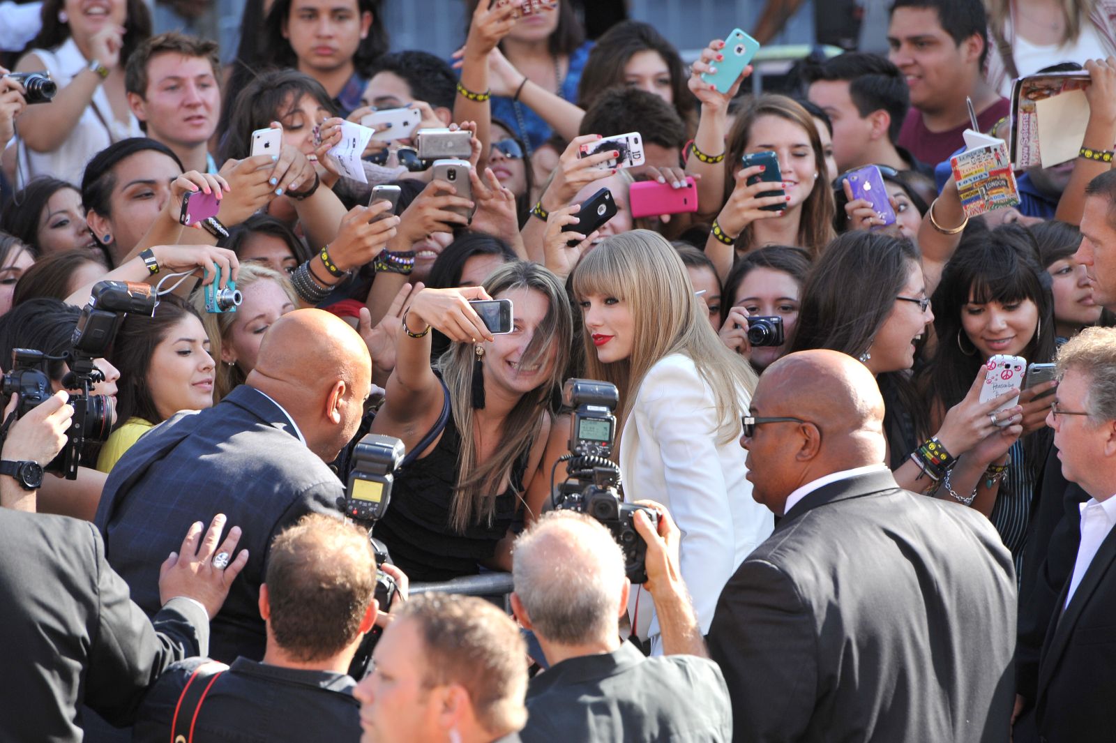 Taylor Swift is now a Billionaire, officially joining Jay-Z, Oprah and Rihanna on Forbes’ list