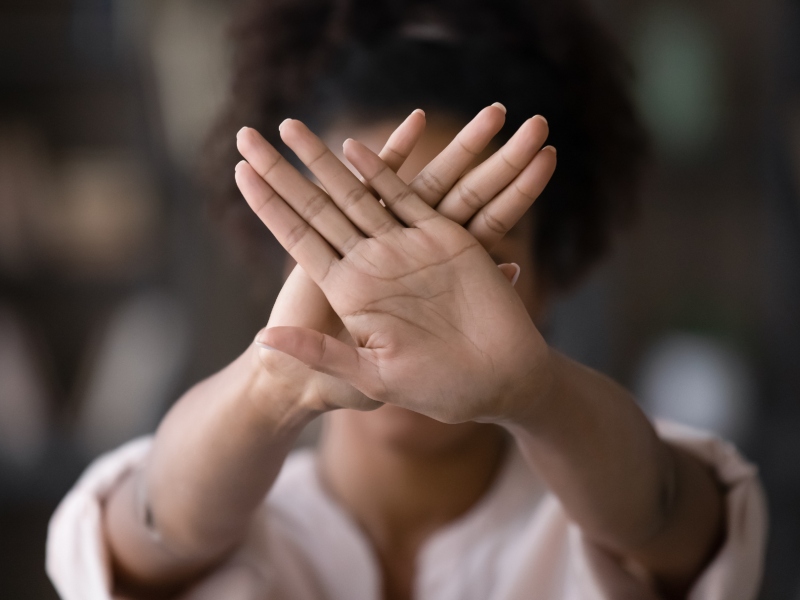 5 طرق للتعامل مع الأقارب المزعجين