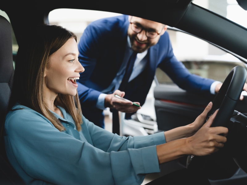 ماذا تمثل السيارات الجديدة في الأحلام؟