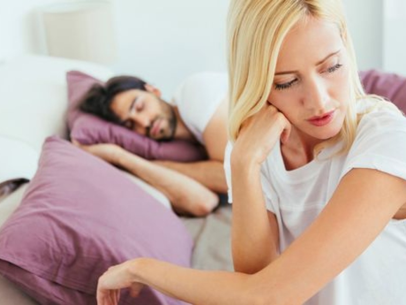 علاقات البوابة: 4 أسباب تجعل شريكك يكذب عليك