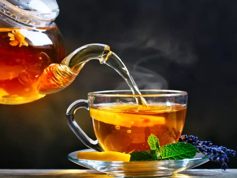 طبيب البوابة: 4 مشروبات مجربة لعلاج أوجاع المعدة