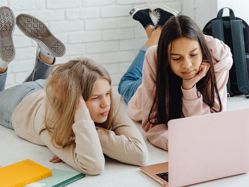 كيف تكون متسوقًا ذكيًا عبر الإنترنت؟ 