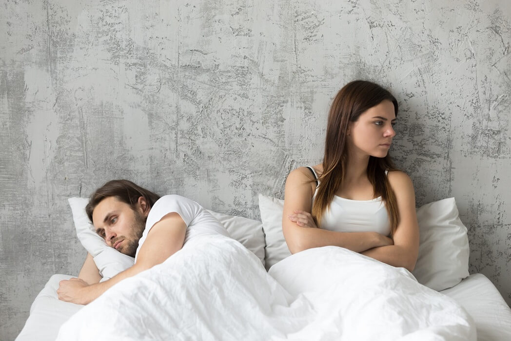 أسباب ابتعاد الزوجة عن زوجها في الفراش