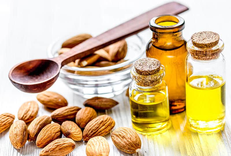 أضرار زيت اللوز الحلو على الشعر