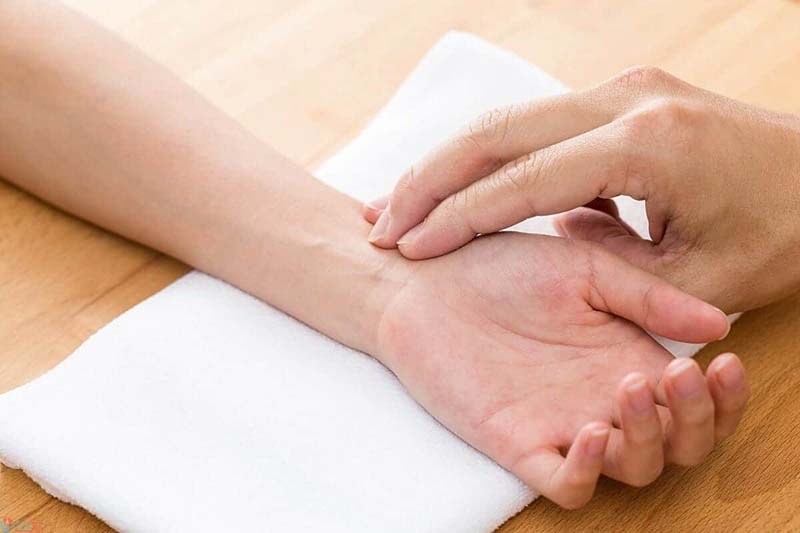 افحص معدل ضربات قلبك بنفسك