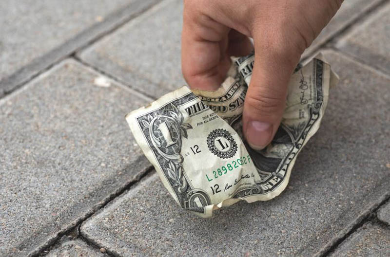 تفسير حلم العثور على نقود ورقية خضراء واخذها